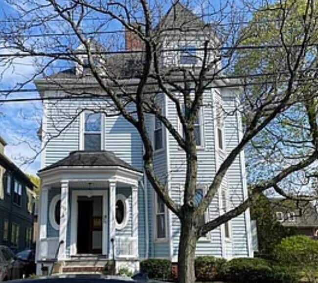 Building Photo - 322 Brookline St