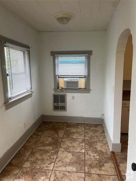 Building Photo - 810 Classen Blvd