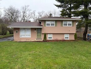 Building Photo - 202 Hickory Rd