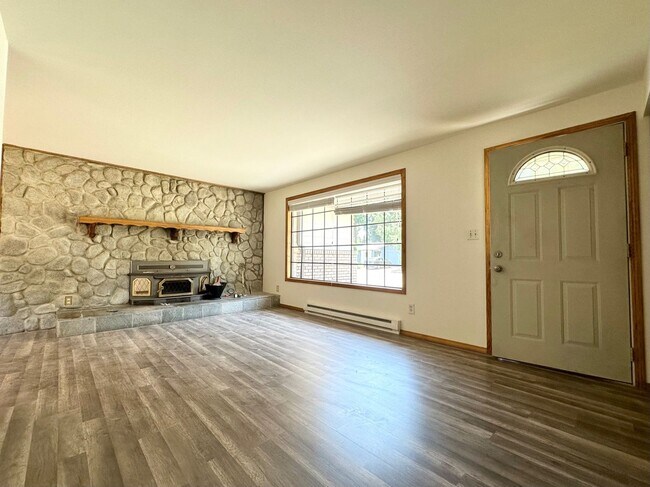 Foto del edificio - Charming 3 Bed 1 Bath Rambler in Juanita, ...