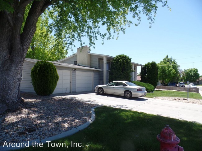 Building Photo - 760-780 White Cloud Dr
