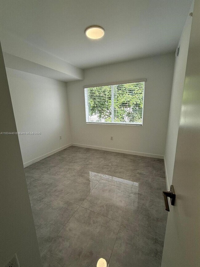 Foto del edificio - 14752 NE 6th Ave