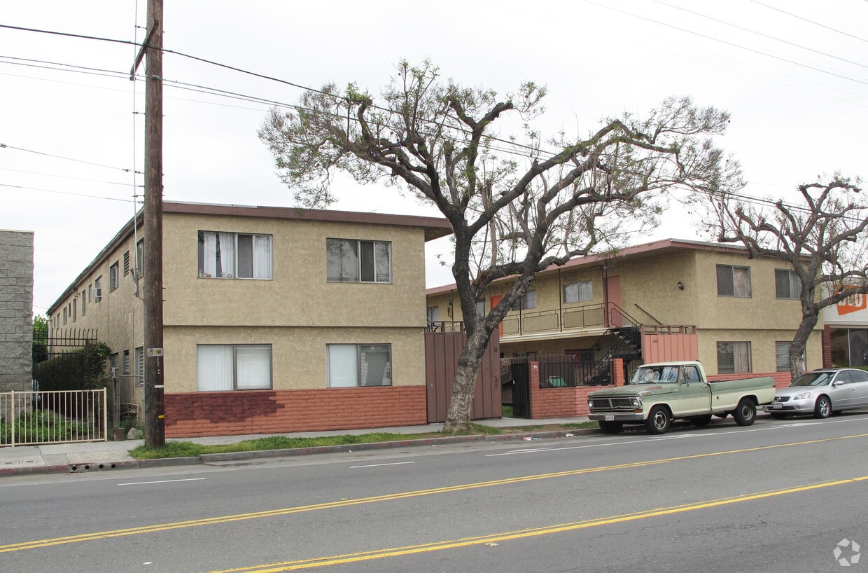 Primary Photo - 6570 Orange Ave