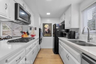 Building Photo - 845 7th St