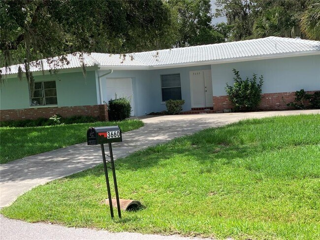 Foto del edificio - 3660 Emily Ln