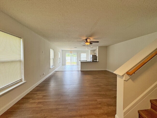 Building Photo - Tuscany Village 3BR/2.5BA Townhome with ga...