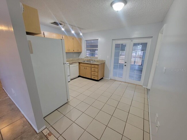 Building Photo - 6922 Westend Ave