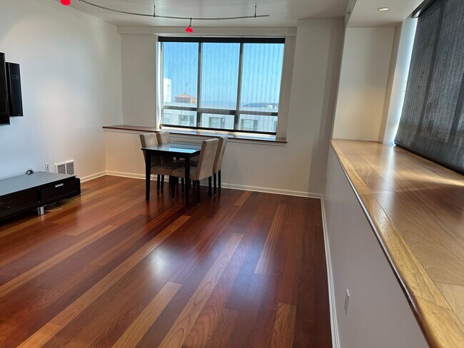 Building Photo - Epic REA - Fabulous BridgeView 2 BR/2 BA V...