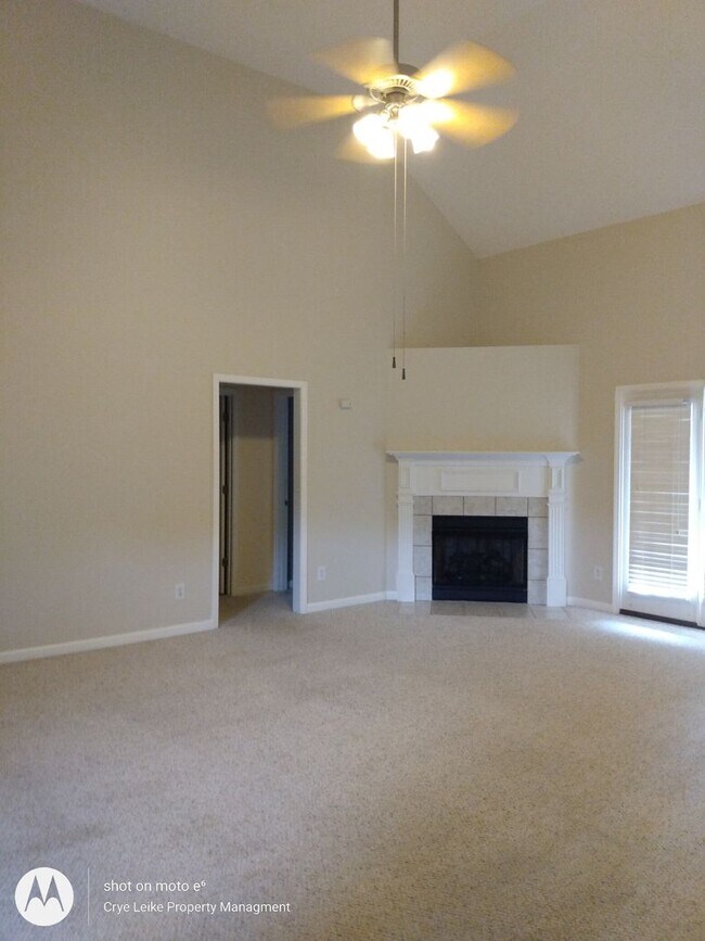 Foto del edificio - Lovely 3 bedroom home with bonus in a grea...