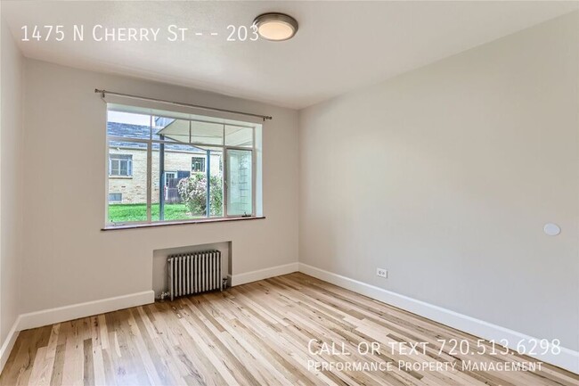 Building Photo - 1475 N Cherry St
