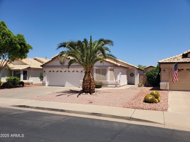 Building Photo - 10836 W Ventana Dr S