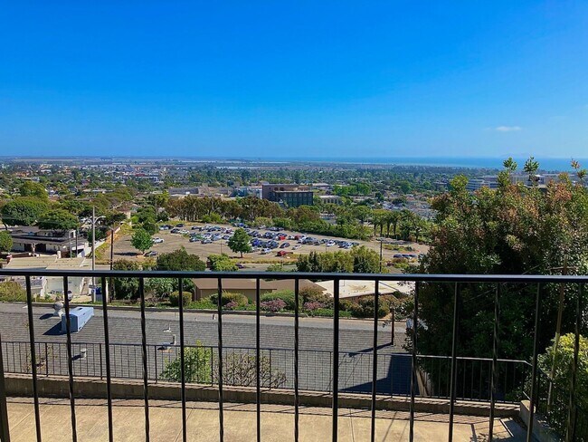 Foto del edificio - 3275-3275 Hilltop Dr