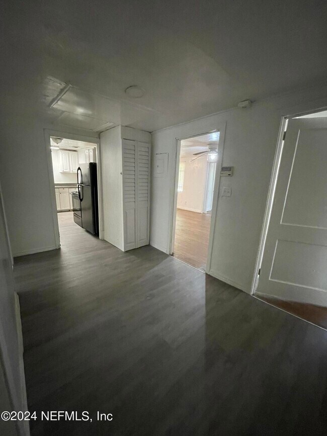 Foto del edificio - 1610 W 36th St