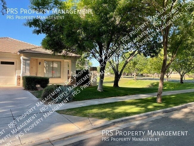 Building Photo - 3733 E Bruce Ct