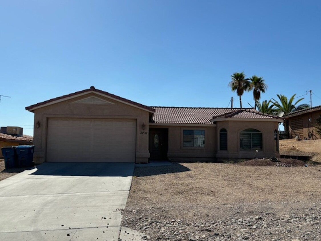 Foto principal - 3 Bedroom - 2 Bath Home