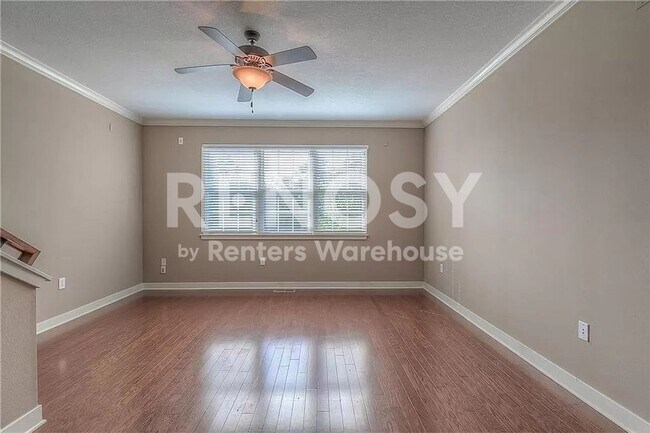 Foto del edificio - 3 Bedroom / 3.5 Bath Townhouse Near KU MED -  Available in August