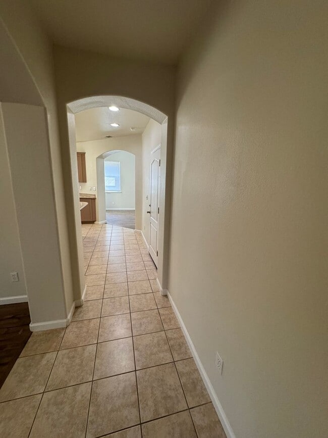 Foto del edificio - 1453 S Mills Ave