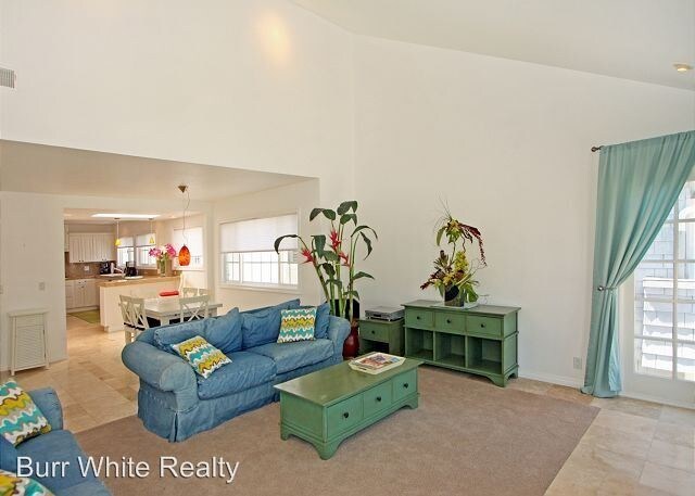 Building Photo - 3 br, 2 bath Apartment - 1631 E. Balboa