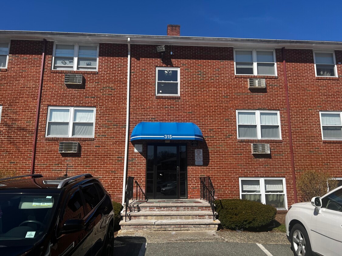 Foto principal - 315 Revere St