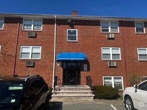 Building Photo - 315 Revere St