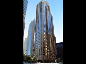 Building Photo - 222 N Columbus Dr