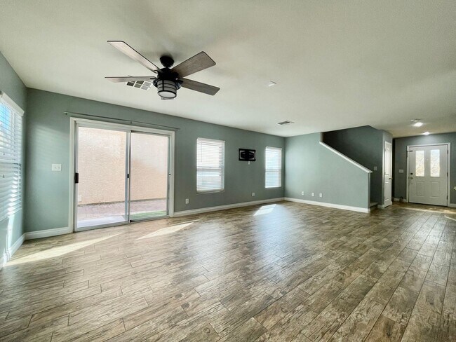 Building Photo - Home For Rent! Silverado Ranch 3beds/2Baths