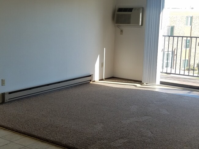 Interior Photo - Robbinsdale Heights 1