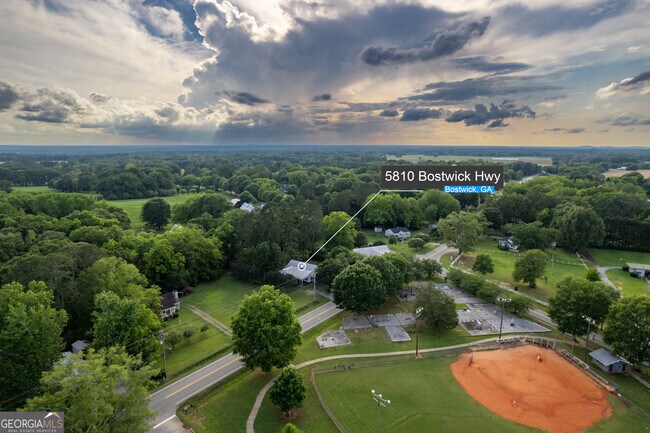 Foto del edificio - 5810 Bostwick Rd