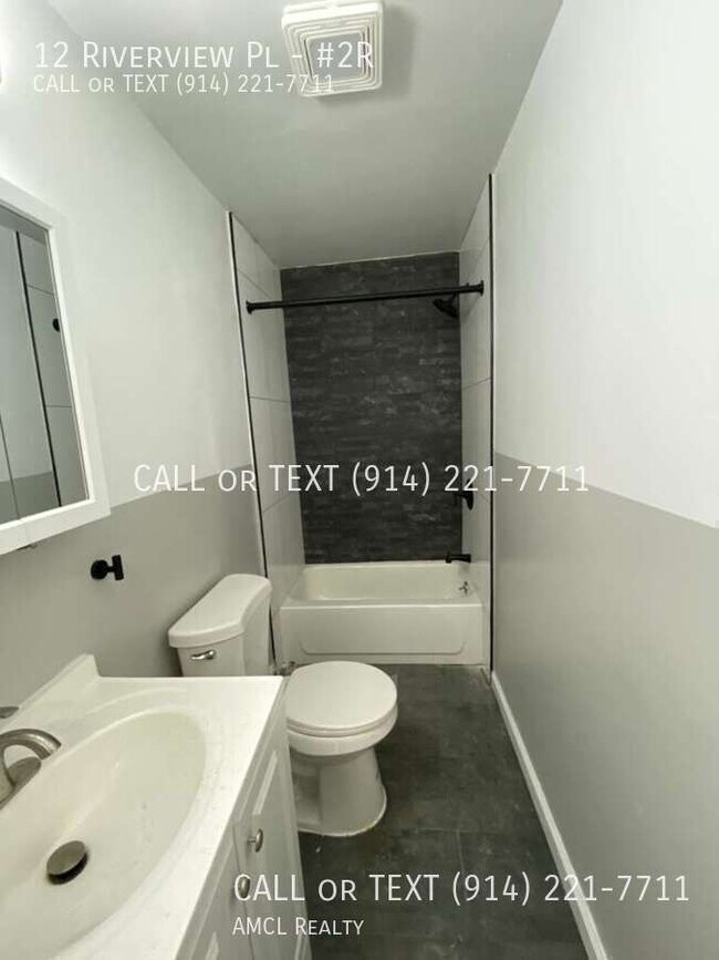 Foto del edificio - 12 Riverview Pl