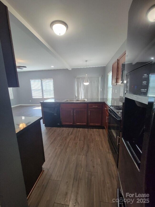 Building Photo - 1349 Haestad Ct