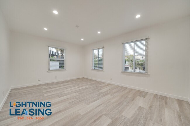 Building Photo - 1363 Hauser Blvd