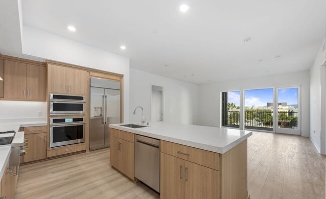 Building Photo - 3408 Rivington