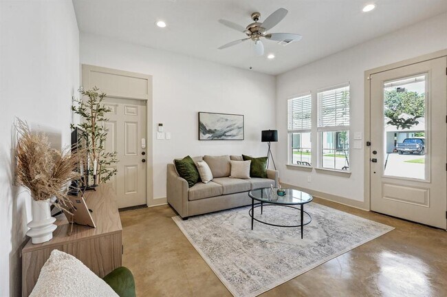 Foto del edificio - 33455 Buckshot Ln