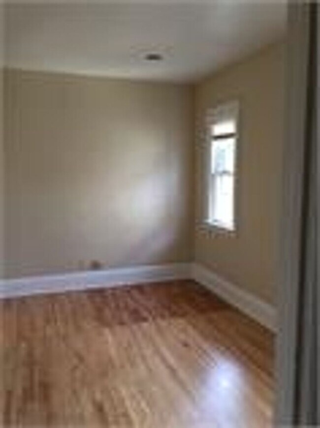 Foto del edificio - 3225 W McKinley Blvd