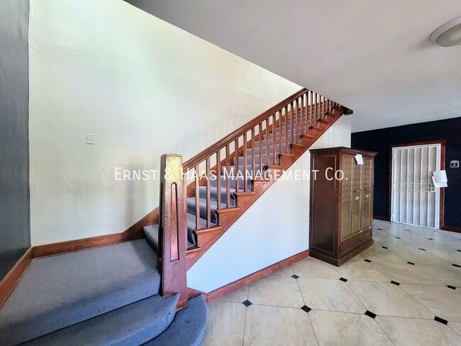 Building Photo - 635 Elm Ave