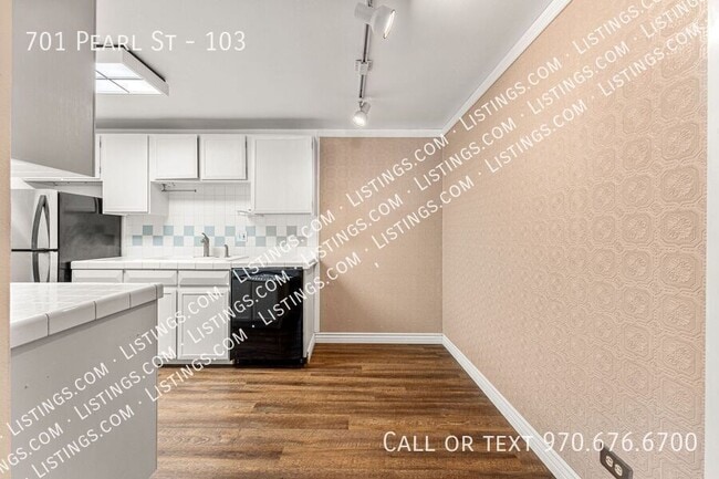 Photo - 701 N Pearl St House