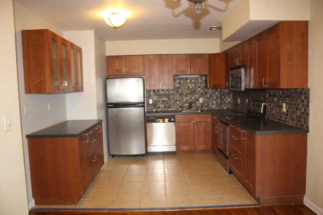 Foto del edificio - 359 N Eton St