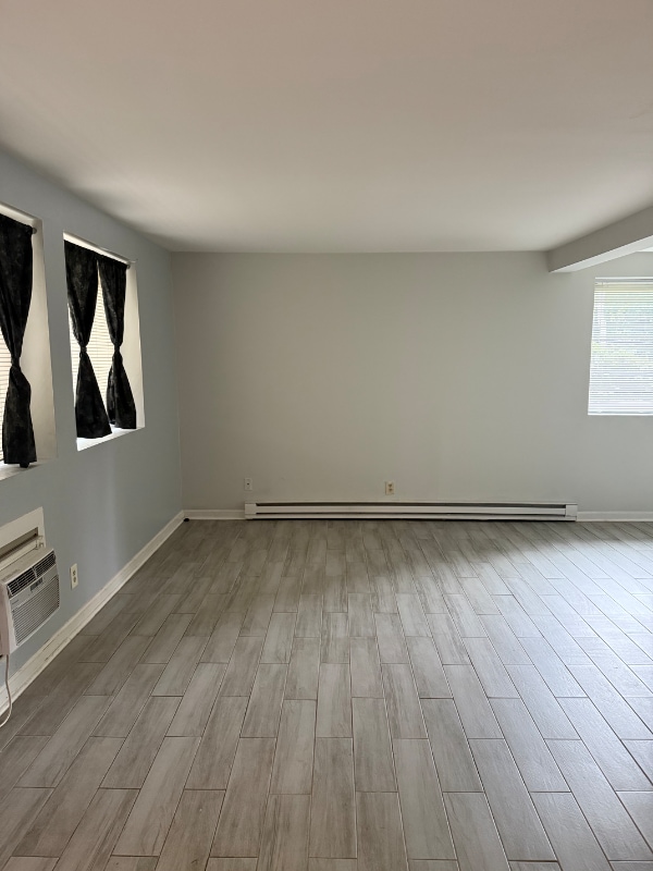 Building Photo - 550 Harding Pl