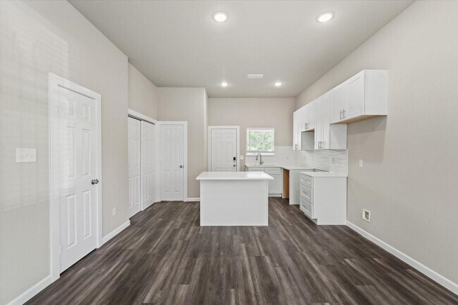 Building Photo - NEW CONSTRUCTION Available NOW!