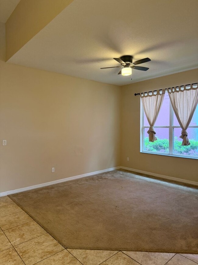 Building Photo - 3227 Lake Jean Dr