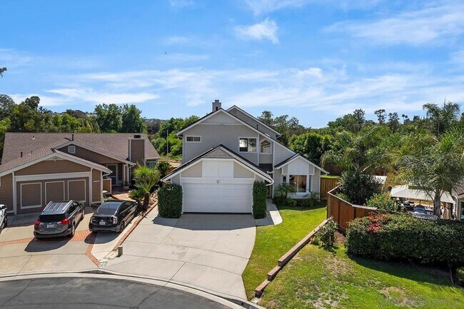 Building Photo - Stunning 4BR fully remodeled House and poo...