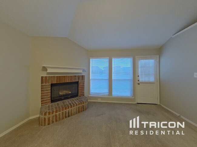 Foto del edificio - 1928 Canyon Ridge St