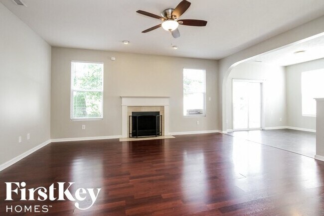 Building Photo - 15526 Farmland Ct
