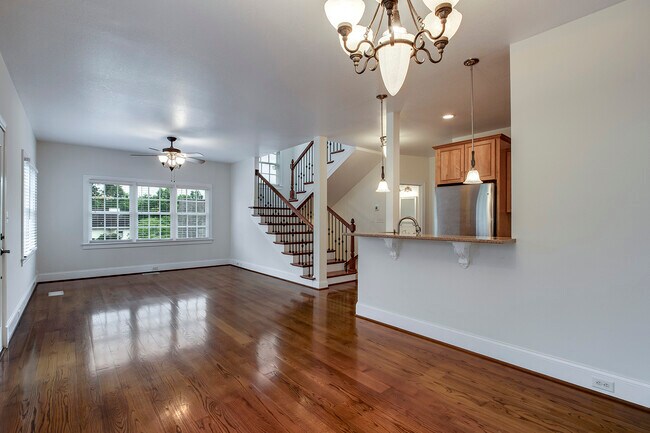 Foto del edificio - 111 Daleyuhski Way