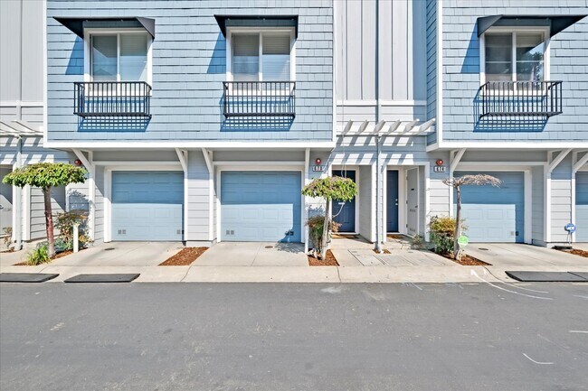 Building Photo - 670 Kingsford Way