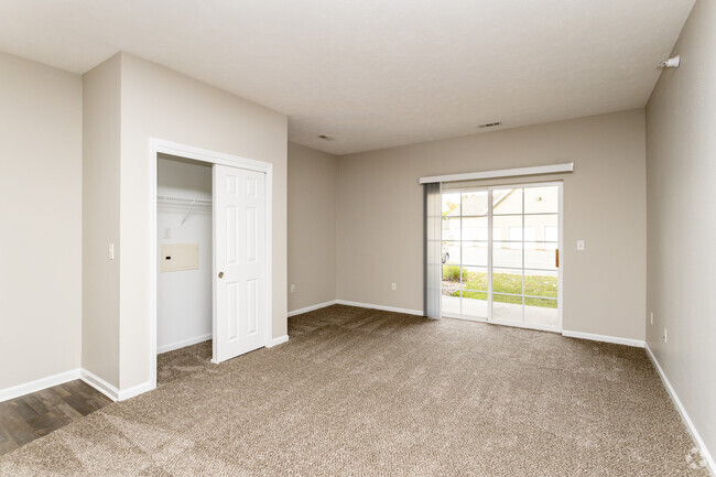 1BR, 1BA - 846SF - Peony Village Apartments