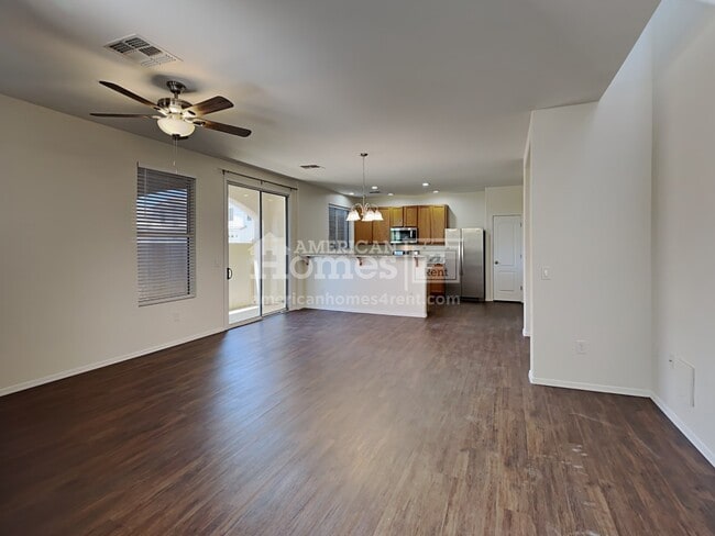Building Photo - 668 W Paseo Celestial