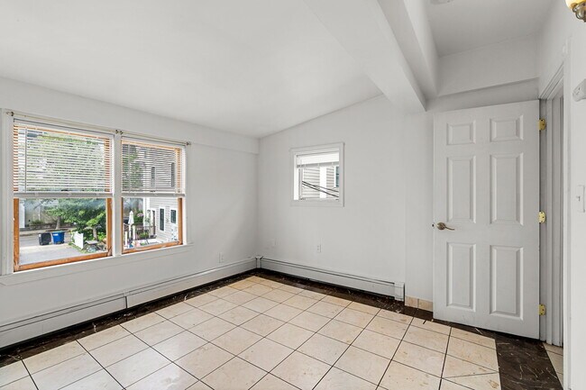 Foto del edificio - 571 Somerville Ave