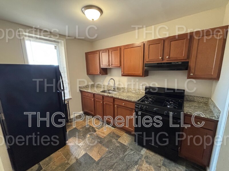 Foto principal - 671 Lincoln Ave