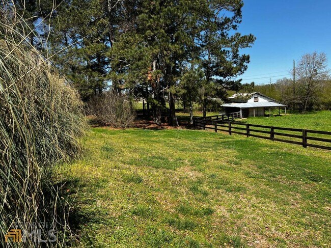 Building Photo - 2408 Gravel Springs Rd